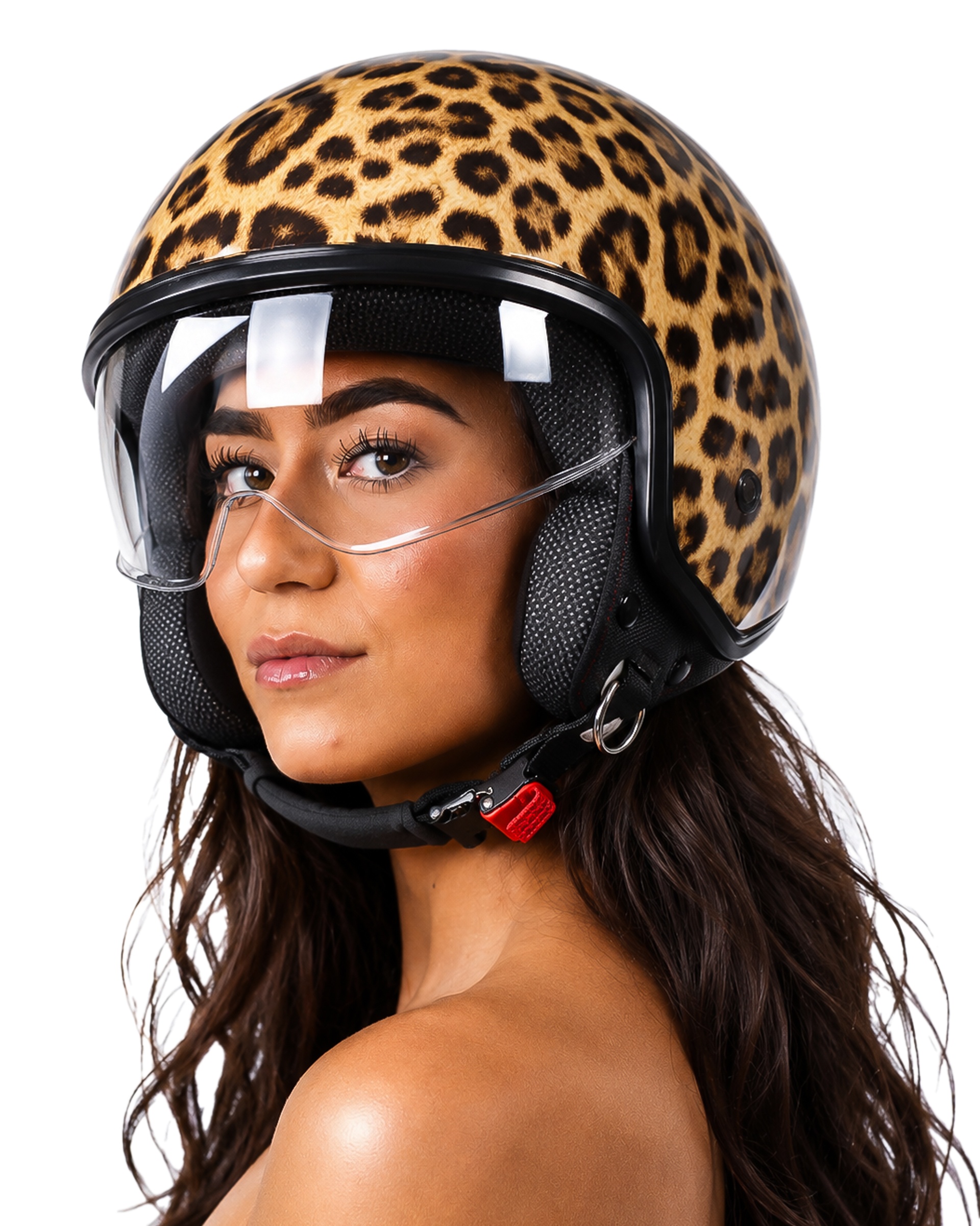 Woman wearing the Leopard Scooter Helmpie